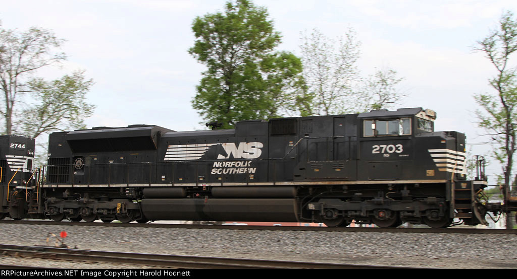 NS 2703